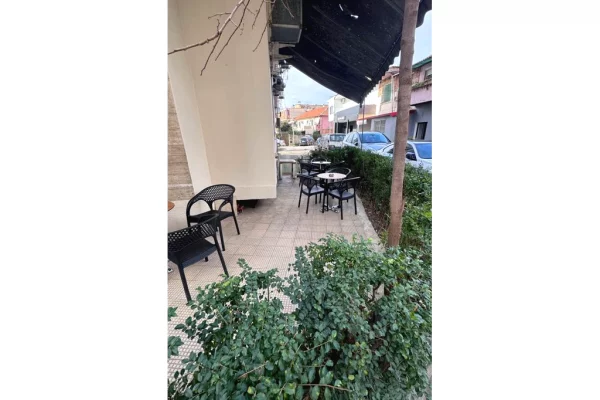 Bar / Restorant 1+1 Ne Shitje ne Kinostudio, Tirane - 140000Euro | 