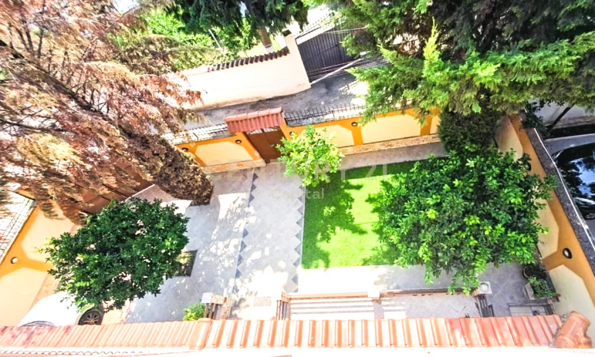 Shtepi ne shitje Vila Luksoze ne Tirane, 6+1, Mobilimi E mobiluar, Pagesa 490,000  Euro.