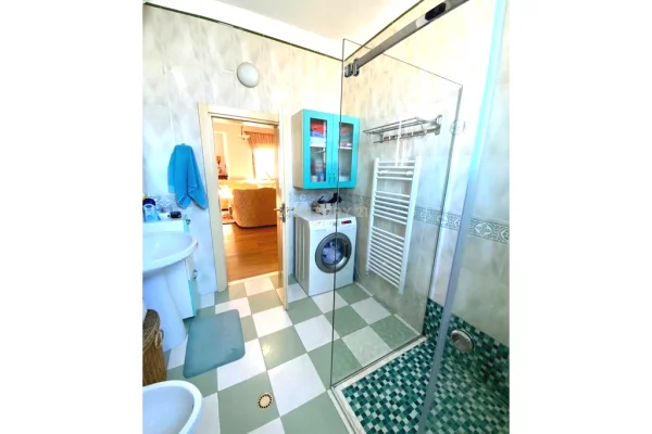 Shtepi ne shitje Apartament ne Tirane, 2+1, Mobilimi E mobiluar, Pagesa 220,000  Euro.