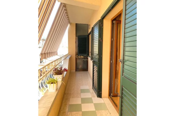 Shtepi ne shitje Apartament ne Tirane, 2+1, Mobilimi E mobiluar, Pagesa 220,000  Euro.