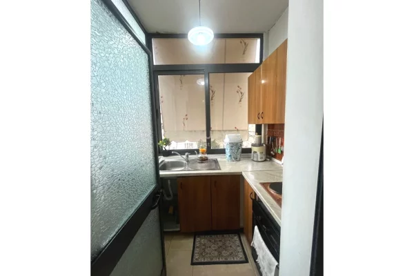 Shtepi ne shitje Apartament ne Tirane, 3+1, Mobilimi E mobiluar, Pagesa 380,000  Euro.