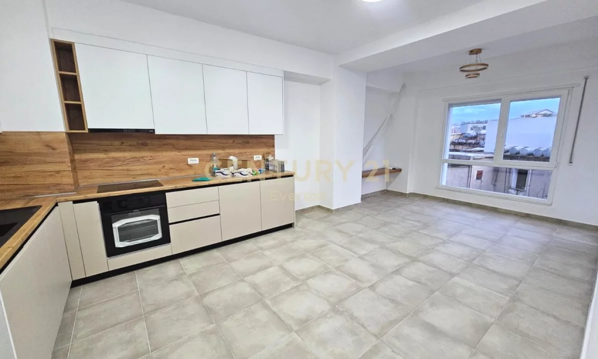 Shtepi me qera Apartament ne Tirane, 2+1, Mobilimi Pjeserisht e mobiluar, Pagesa 600  Euro.