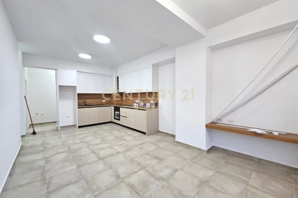 Shtepi me qera Apartament ne Tirane, 2+1, Mobilimi Pjeserisht e mobiluar, Pagesa 600  Euro.