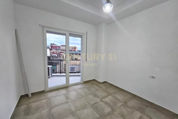 Shtepi me qera Apartament ne Tirane, 2+1, Mobilimi Pjeserisht e mobiluar, Pagesa 600  Euro.