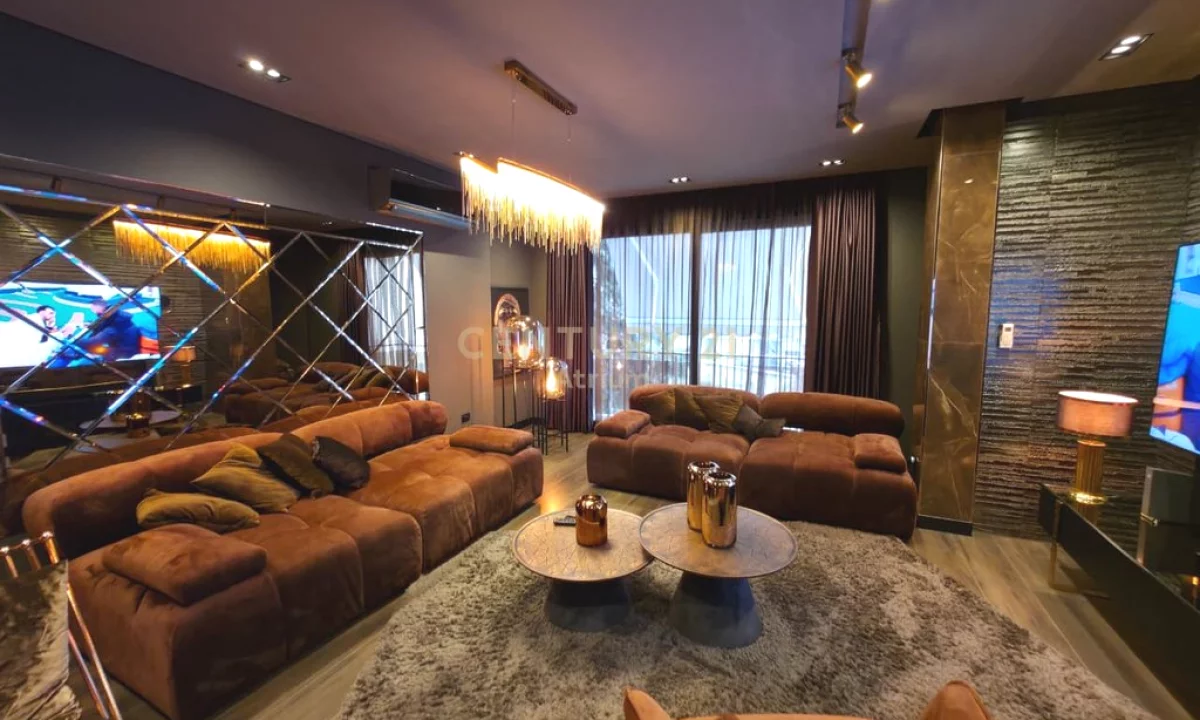 Shtepi me qera Vila Luksoze ne Tirane, 3+1, Mobilimi E mobiluar, Pagesa 3,500  Euro.