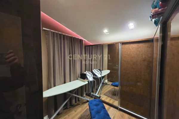 Shtepi me qera Vila Luksoze ne Tirane, 3+1, Mobilimi E mobiluar, Pagesa 3,500  Euro.