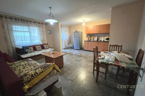 Shtepi ne shitje Apartament ne Tirane, 2+1, Mobilimi E mobiluar, Pagesa 210,000  Euro.