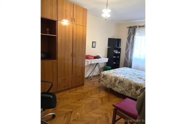 Shtepi ne shitje Apartament ne Tirane, 2+1, Mobilimi E mobiluar, Pagesa 210,000  Euro.