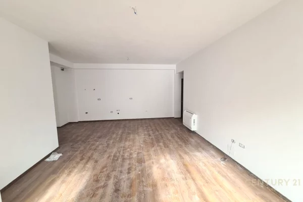 Appartamento in affitto a Tirana 1+1, Vuoto