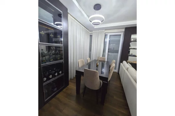 Appartamento in affitto a Tirana 2+1, Arredato