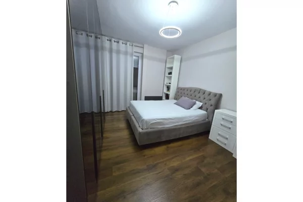 Appartamento in affitto a Tirana 2+1, Arredato