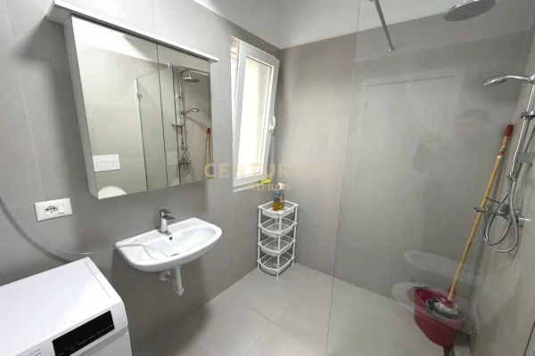 Appartamento in affitto a Tirana 2+1, Arredato