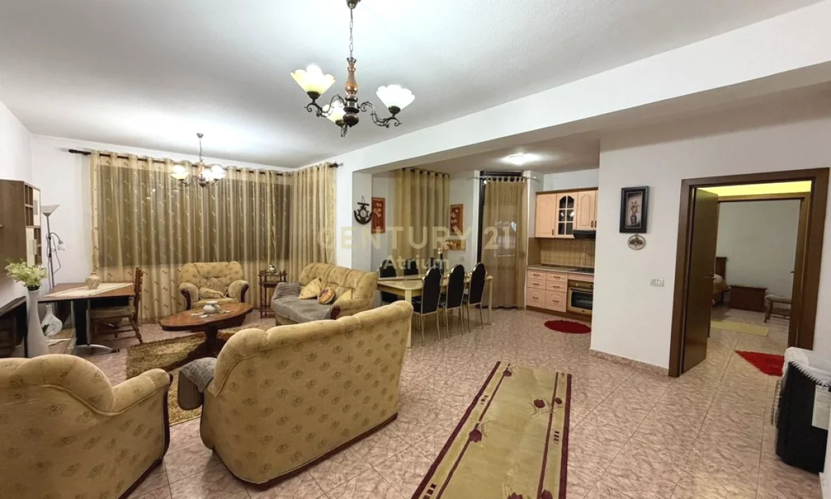 Appartamento in affitto a Tirana 2+1, Arredato