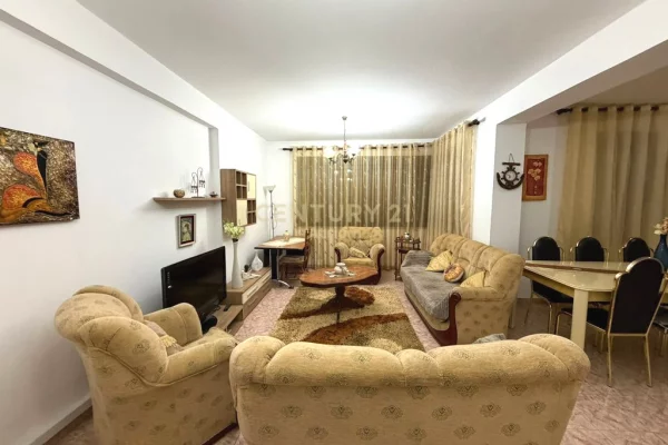 Appartamento in affitto a Tirana 2+1, Arredato