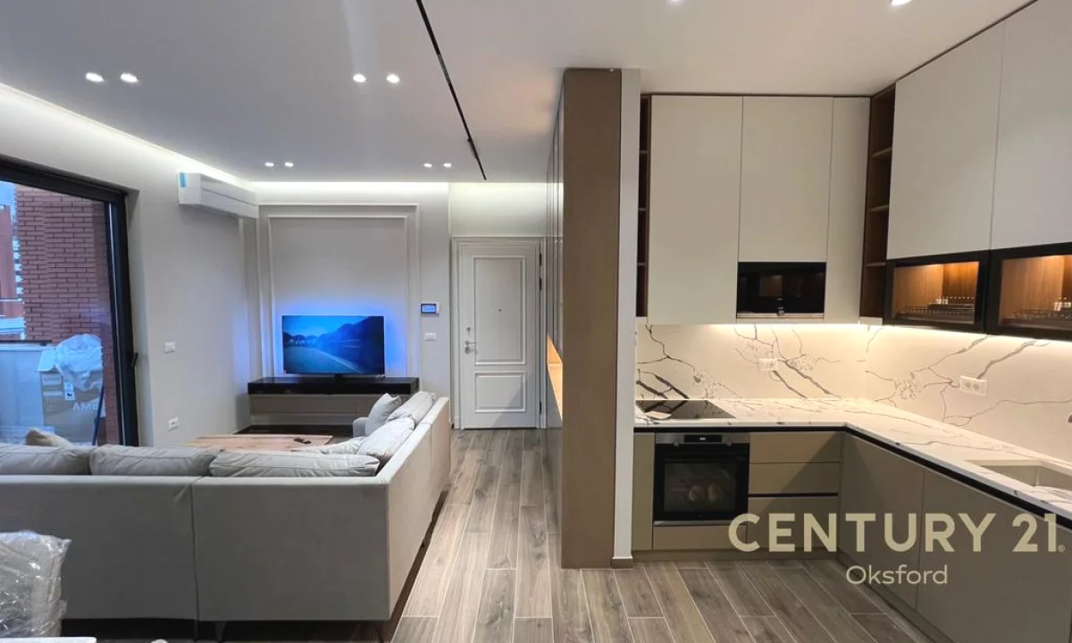 Appartamento in affitto a Tirana 2+1, Arredato