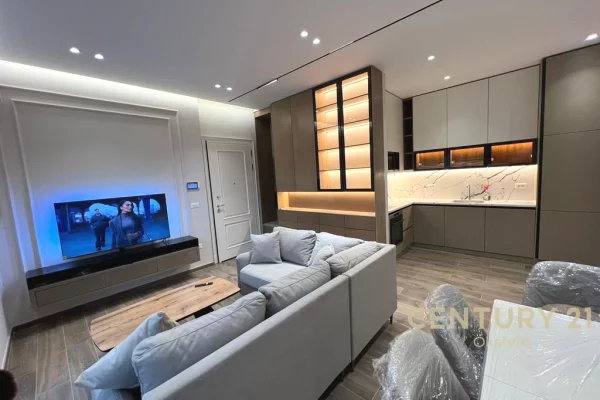 Appartamento in affitto a Tirana 2+1, Arredato