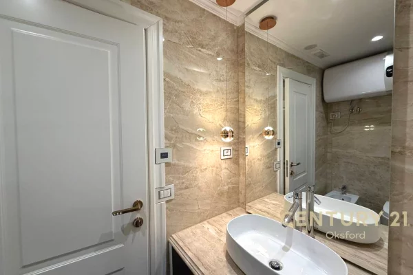 Appartamento in affitto a Tirana 2+1, Arredato