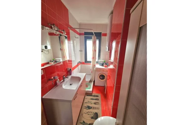 Shtepi ne shitje Apartament ne Tirane, 3+1, Mobilimi E mobiluar, Pagesa 415,000  Euro.