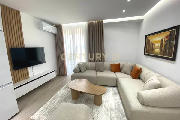 Appartamento in affitto a Tirana 2+1, Arredato