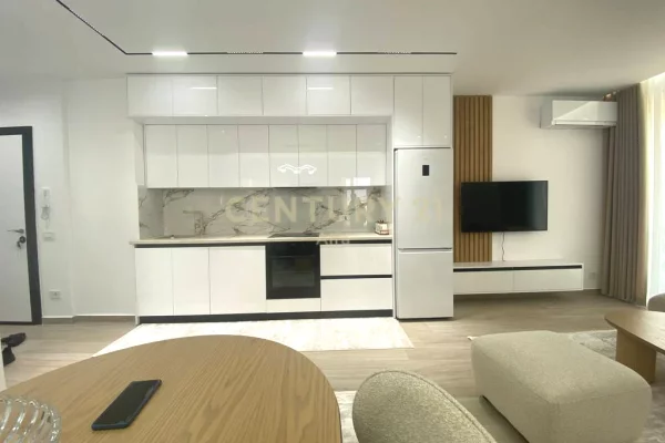 Appartamento in affitto a Tirana 2+1, Arredato