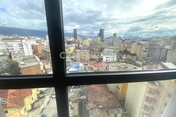 Appartamento in affitto a Tirana 2+1, Arredato