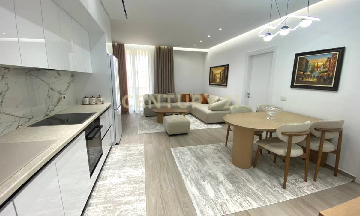 Appartamento in affitto a Tirana 2+1, Arredato