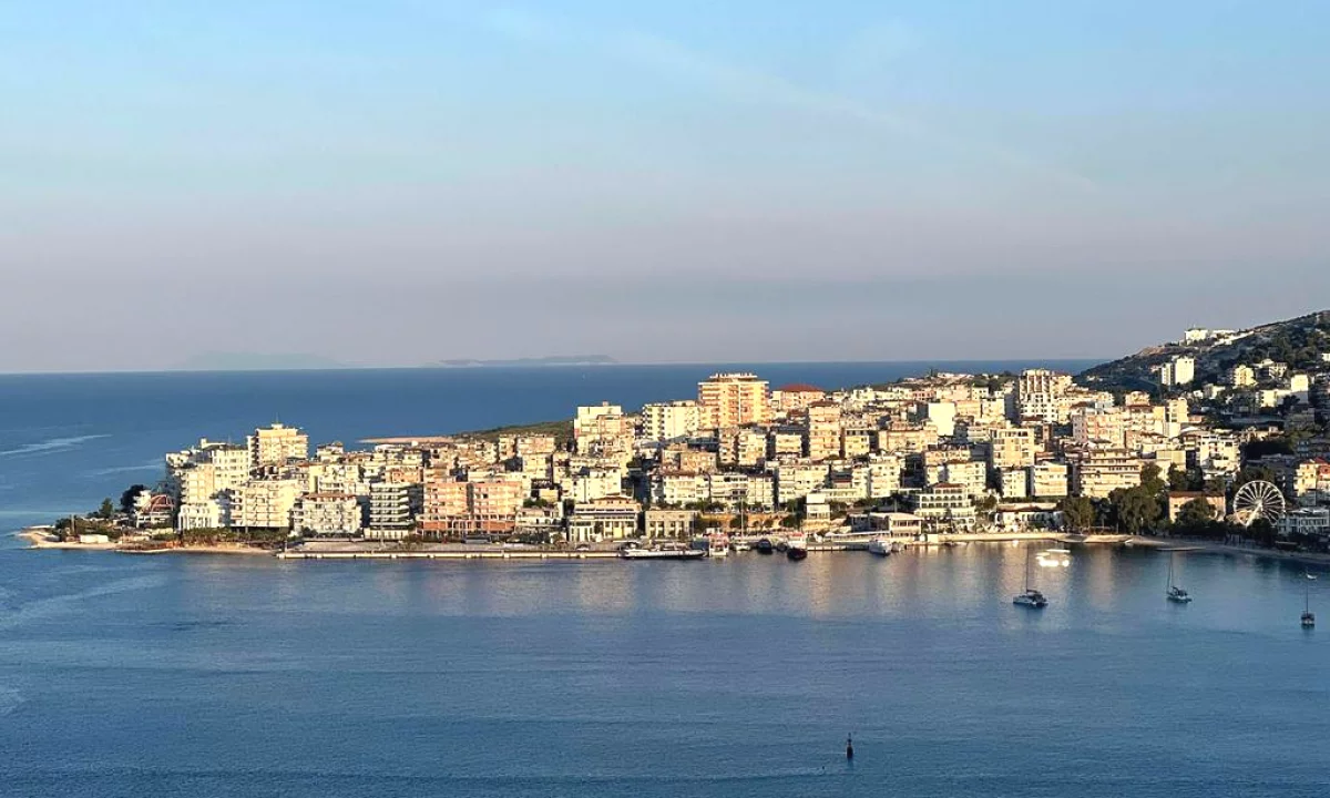 Shtepi ne shitje Apartament ne Sarande, 2+1, Mobilimi E mobiluar, Pagesa 220,000  Euro.