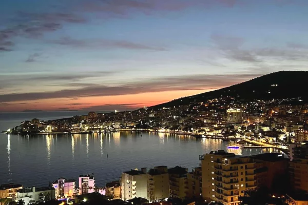 Shtepi ne shitje Apartament ne Sarande, 2+1, Mobilimi E mobiluar, Pagesa 220,000  Euro.