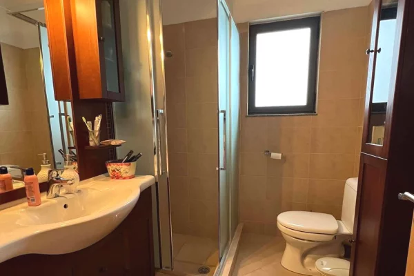 Shtepi ne shitje Apartament ne Sarande, 2+1, Mobilimi E mobiluar, Pagesa 220,000  Euro.