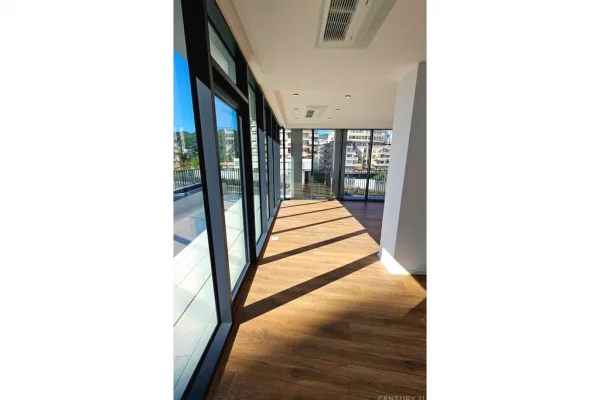 Appartamento in affitto a Tirana 2+1, Arredato