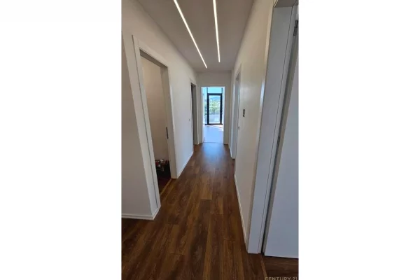 Appartamento in affitto a Tirana 2+1, Arredato