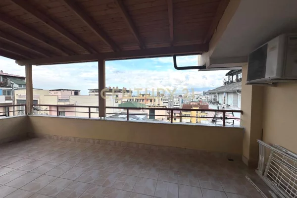 Appartamento in affitto a Tirana 1+1, Arredato