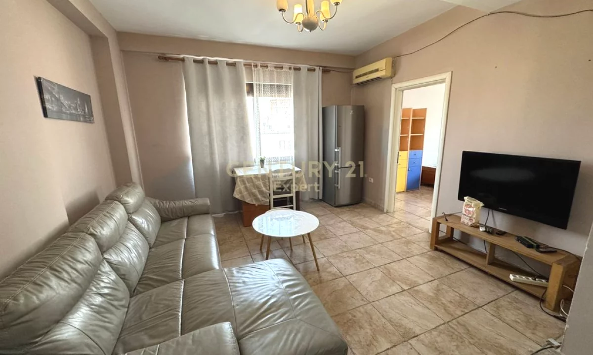 Appartamento in affitto a Tirana 3+1, Arredato