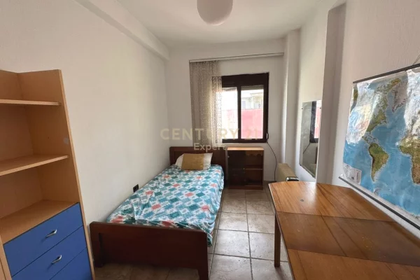 Appartamento in affitto a Tirana 3+1, Arredato