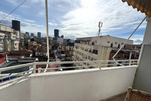 Appartamento in affitto a Tirana 3+1, Arredato