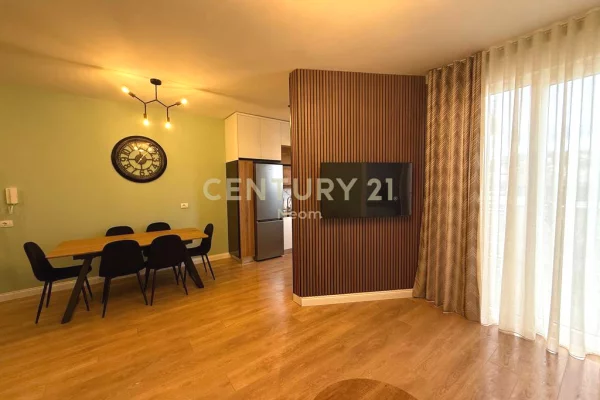 Duplex (casa a 2 piani) in affitto a Tirana 3+1, Arredato