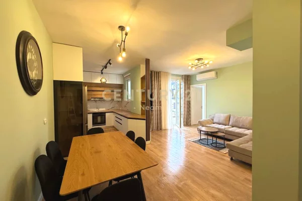 Duplex (casa a 2 piani) in affitto a Tirana 3+1, Arredato