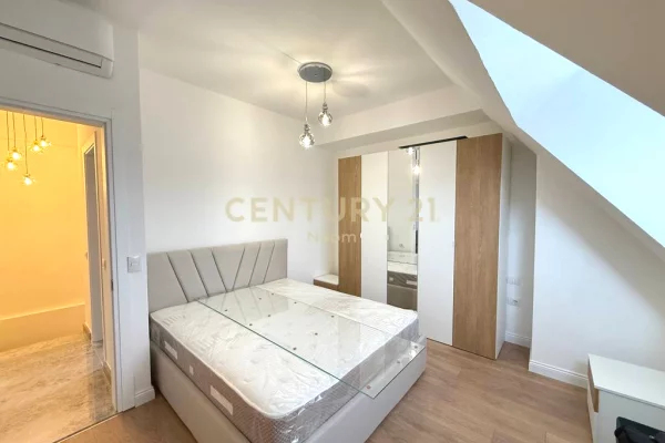 Duplex (casa a 2 piani) in affitto a Tirana 3+1, Arredato