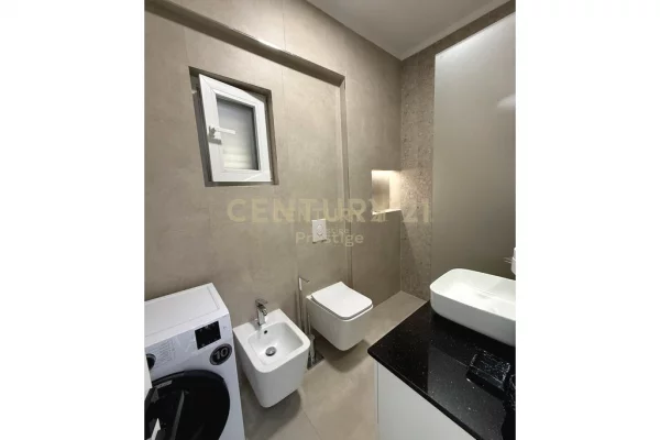 Appartamento in affitto a Tirana 2+1, Arredato