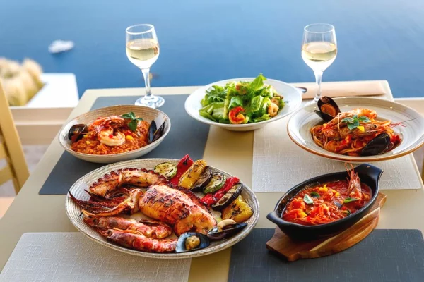 JEPET ME QIRA RESTORANT PESHKU – TEK STADIUMI DINAMO