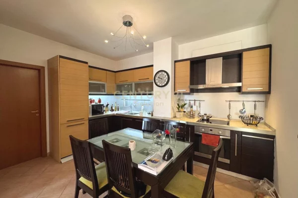 Shtepi ne shitje Apartament ne Tirane, 2+1, Mobilimi E mobiluar, Pagesa 285,000  Euro.