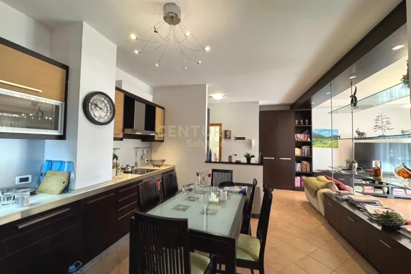 Shtepi ne shitje Apartament ne Tirane, 2+1, Mobilimi E mobiluar, Pagesa 285,000  Euro.