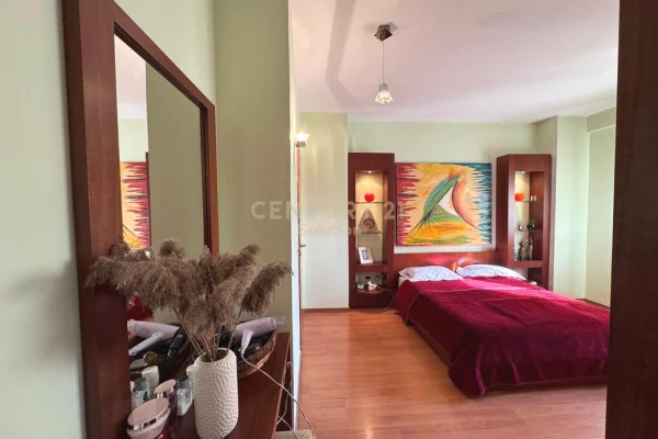 Shtepi ne shitje Apartament ne Tirane, 2+1, Mobilimi E mobiluar, Pagesa 285,000  Euro.