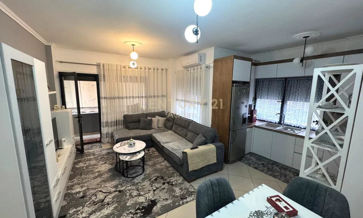 Shtepi ne shitje Apartament ne Tirane, 1+1, Mobilimi E mobiluar, Pagesa 150,000  Euro.
