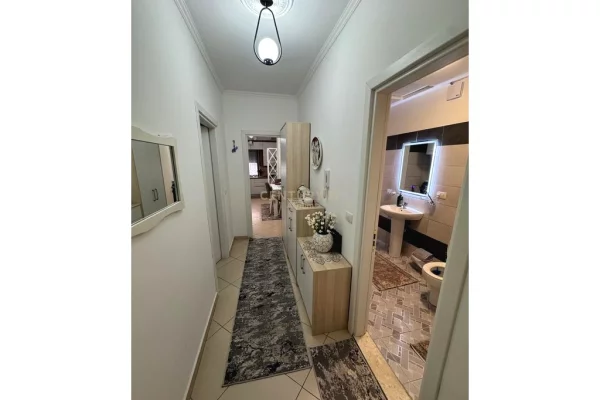 Shtepi ne shitje Apartament ne Tirane, 1+1, Mobilimi E mobiluar, Pagesa 150,000  Euro.