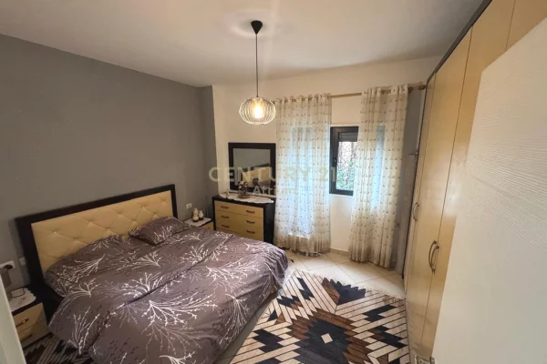 Shtepi ne shitje Apartament ne Tirane, 1+1, Mobilimi E mobiluar, Pagesa 150,000  Euro.