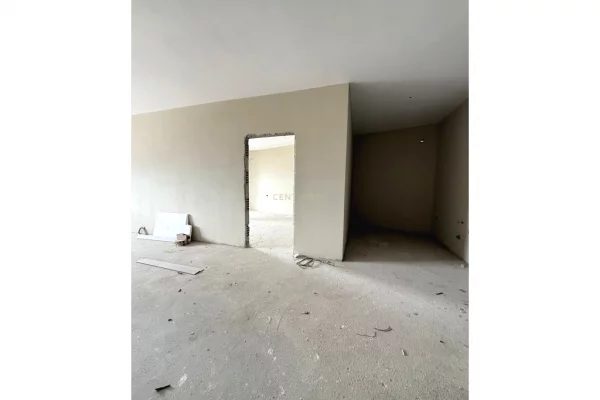 SUPER OKAZION – 1+1 në vijën e parë të bulevardit, pranë Xhamisë Muradie, Vlorë