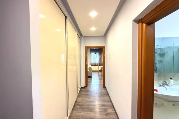 Shtepi me qera Apartament ne Tirane, 2+1, Mobilimi E mobiluar, Pagesa 1,100  Euro.