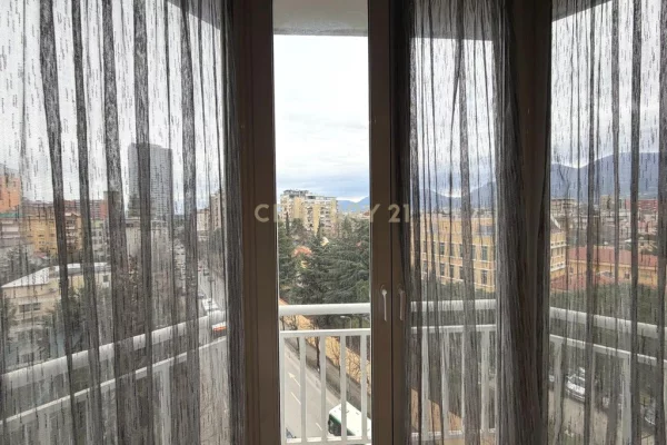 Shtepi me qera Apartament ne Tirane, 2+1, Mobilimi E mobiluar, Pagesa 1,100  Euro.