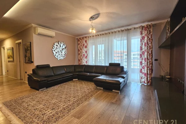 Shtepi ne shitje Apartament ne Tirane, 3+1, Mobilimi E mobiluar, Pagesa 299,900  Euro.